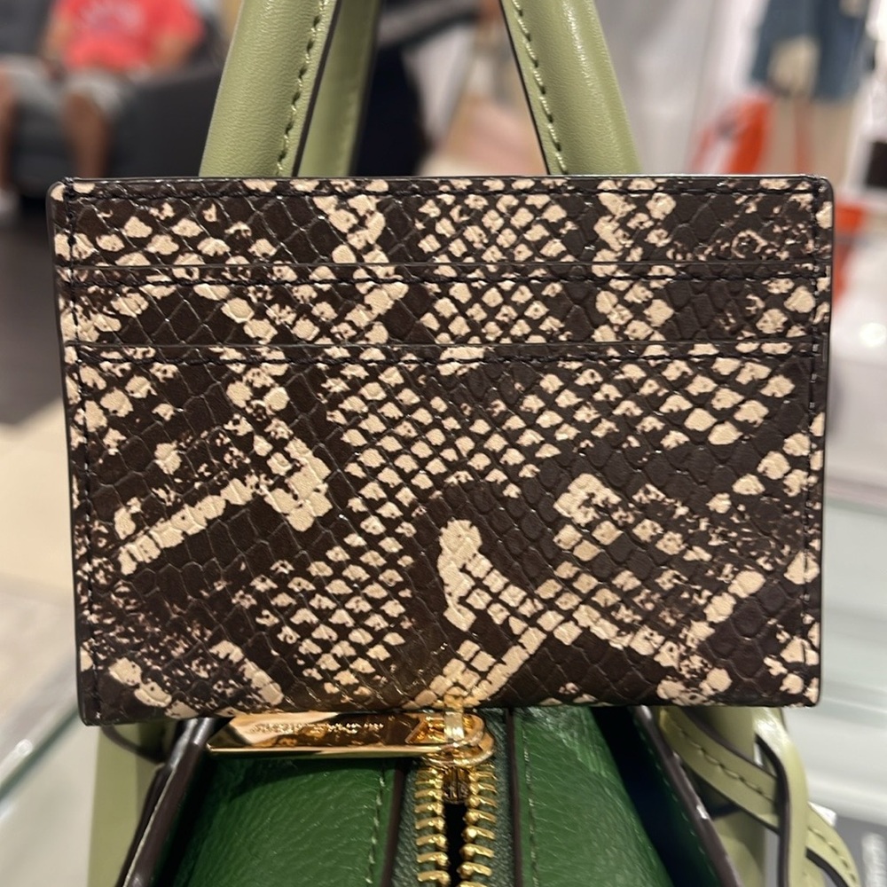 MICHAEL KORS
Reed Large Snakeskin Python Pattern Card Holder Case
NWT - Picture 3 of 16